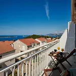 Apartments Maruna